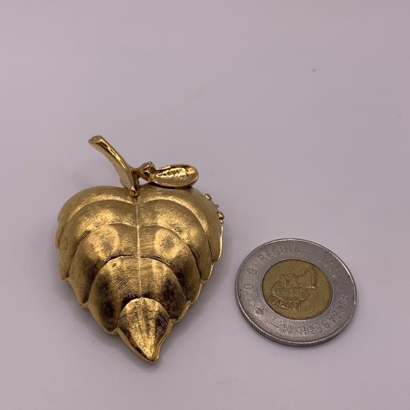 Vintage Avon gold tone perfume flower brooch - Picture 5 of 6